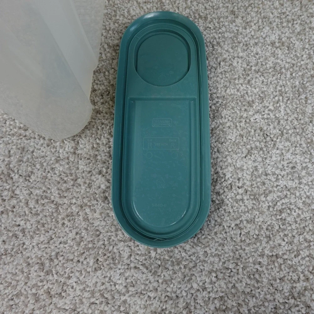 Anchor Hocking 3.75 Quart Food Storage Canister Teal Flip Top Lid Translucent